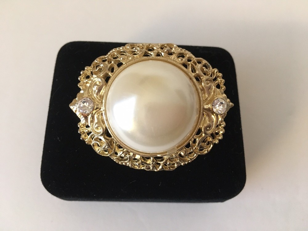 Brand 1928 Victoria Revival Faux Cabochon Pearl Filigree Gold Tone Lg Brooch