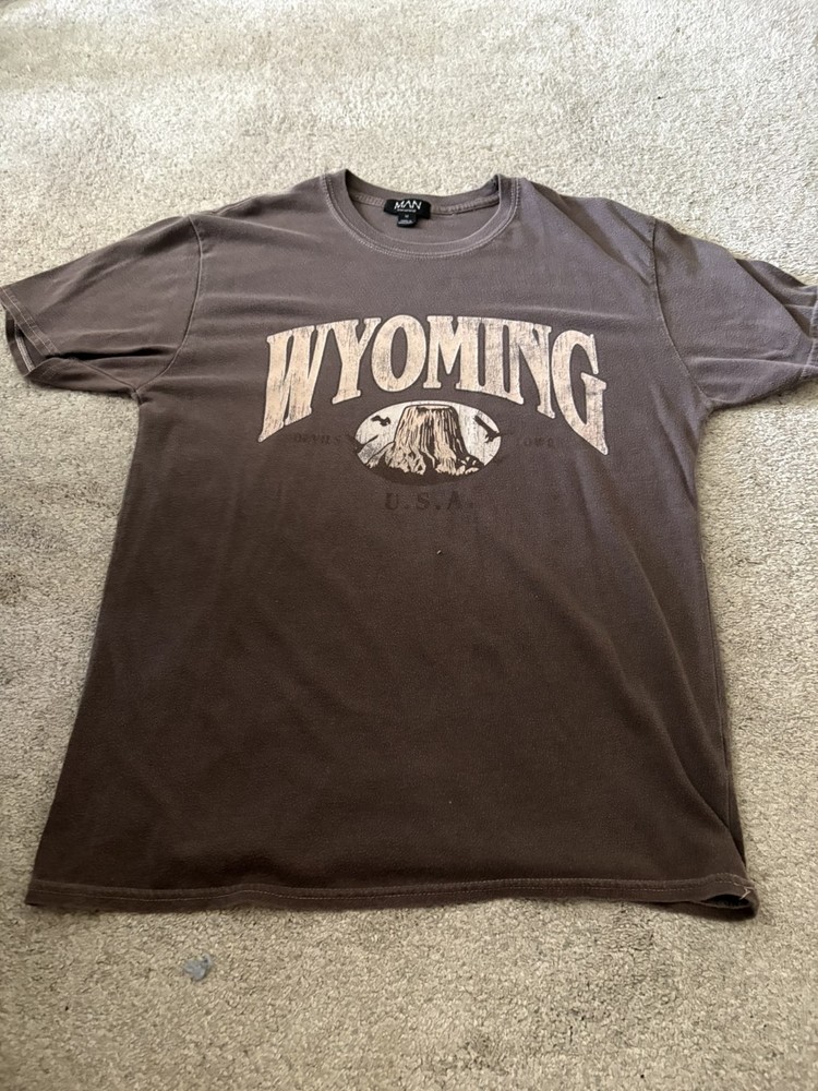 BOOHOIMAN Men’s M Brown Cotton Crew Neck ShortSleeve Wyoming USA Graphic T-Shirt