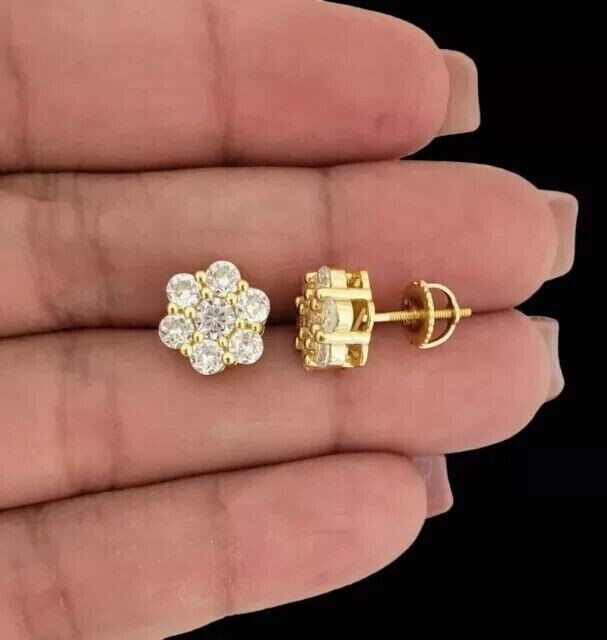 2Ct Round Cut Simulated Diamond Women's Stud Earrings In 14K Yellow Gold Plated