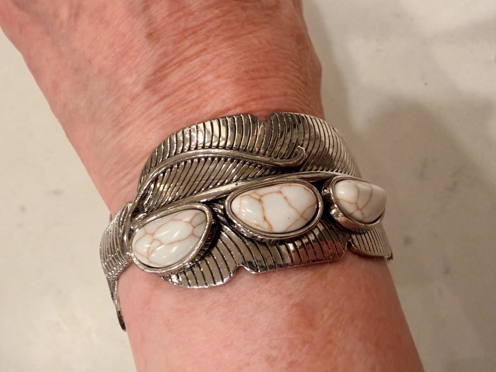 Boho Feather Cuff Bracelet Silver Tone White Faux Howlite Cabochons Southwestern