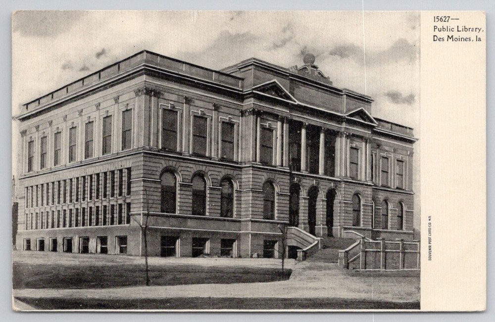 Des Moines IA Public Library Postcard Souvenir Post Card Co. K.C. c1910