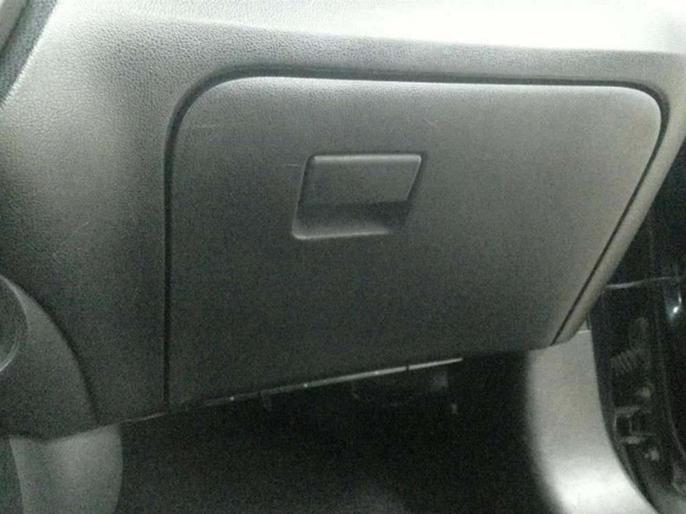 JUKE      2013 Glove Box 104828394