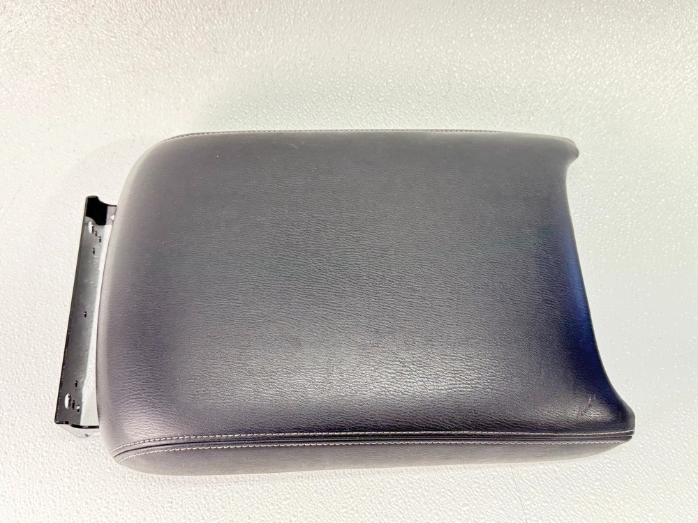 14-18 INFINITI QX80 CENTER CONSOLE ARM REST STORAGE COVER PANEL OEM