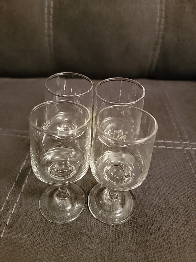 Cordial Glasses Set Of 4. Vintage