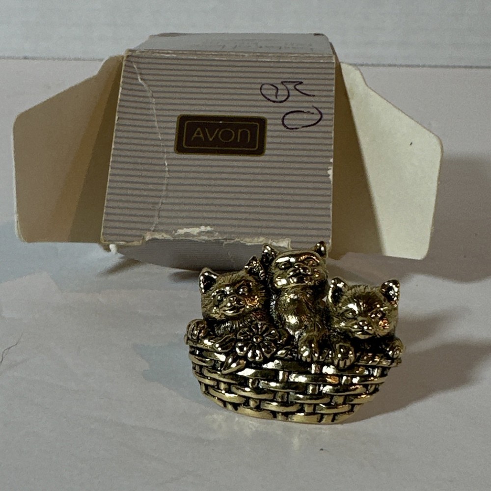 Avon Vintage 3 Cats in Basket Pin Tack Gold Tone Kittens Cat Kitten