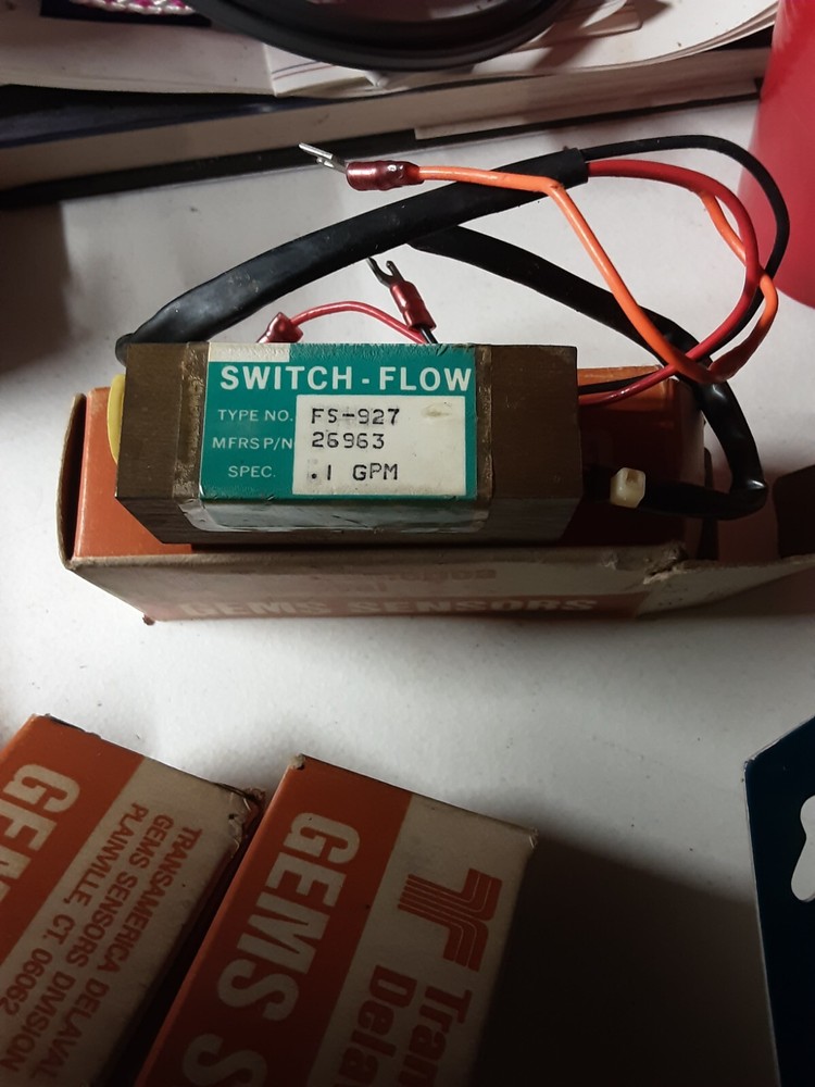 3 pcs NEW old stock GEMS FS-927  FLOW SWITCH 26963  FS927