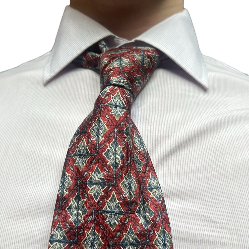 Ermenegildo Zegna Signature Silk Jacquard Tie in Red and Blue