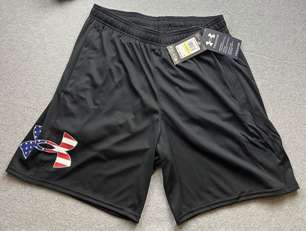 Under Armour Men’s Freedom Tech Big Flag Logo Shorts Size Medium 7” Black NWT