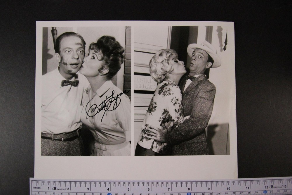 Betty Lynn (1926-2021) (The Andy Griffith Show) Autograph Photo~