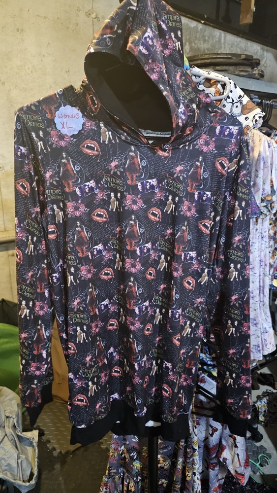 Vampire Diaries Women’s XL Pullover Hoodie Graphic Print Long Sleeve Black