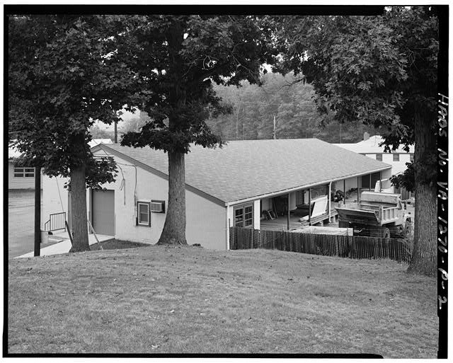 2. BUILDING 305. VIEW EAST. - Arlington Hall Station, Building No. 305, 4000