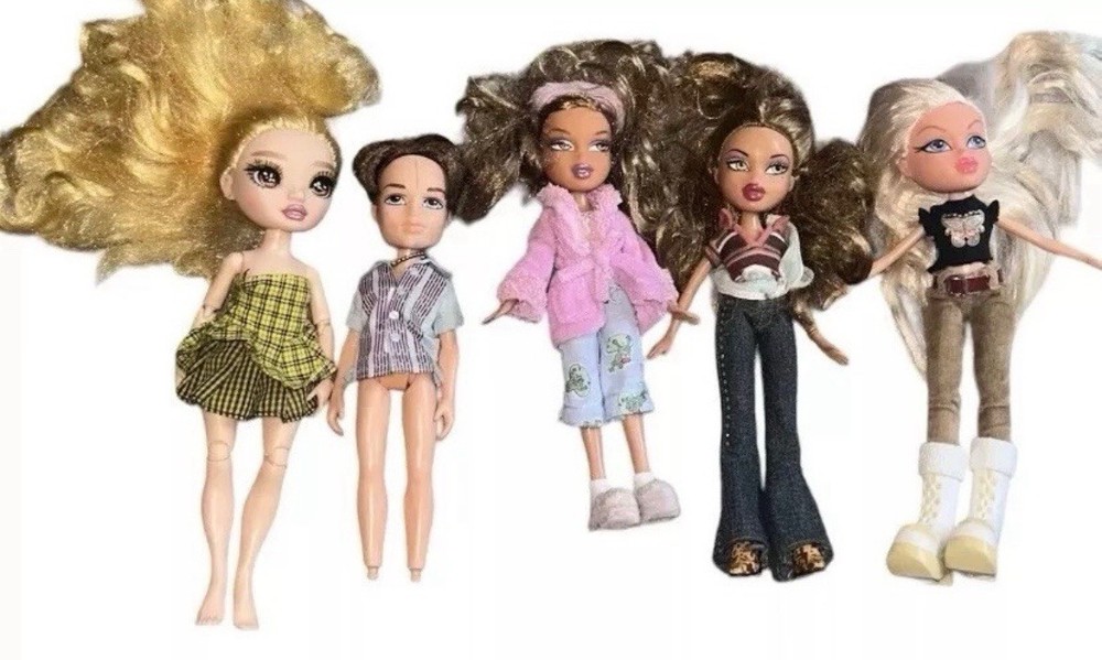 Massive Bratz Doll Bundle with Outfits Shoes & Accessories MGA