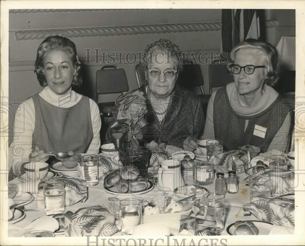 1964 Press Photo New York State Medical Auxiliary members meet in Albany
