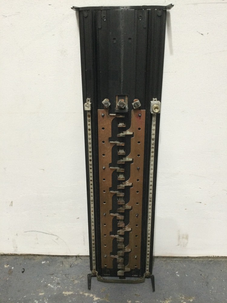 ITE/Siemens 21/42 Space 3 Pole 200 Amp 120/240VAC Copper Bus Guts Only 9