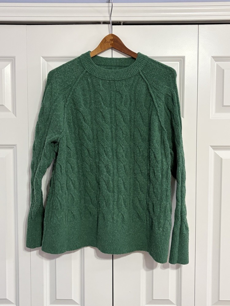 Aerie Green Cable Knit Crew Neck Sweater Women's XS Cozy Lounging Classic
