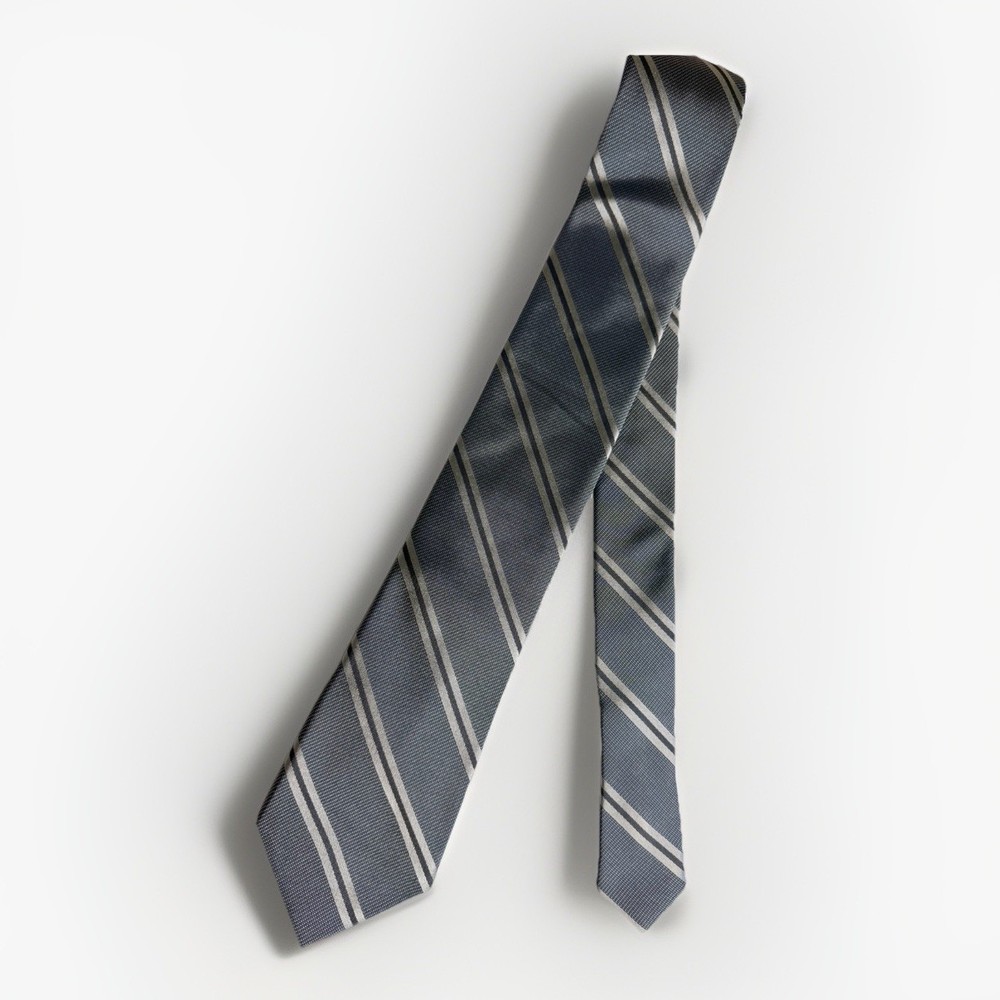 CALVIN KLEIN 100% Silk Tie Mens Gray Striped Tie 60” to 3.5”