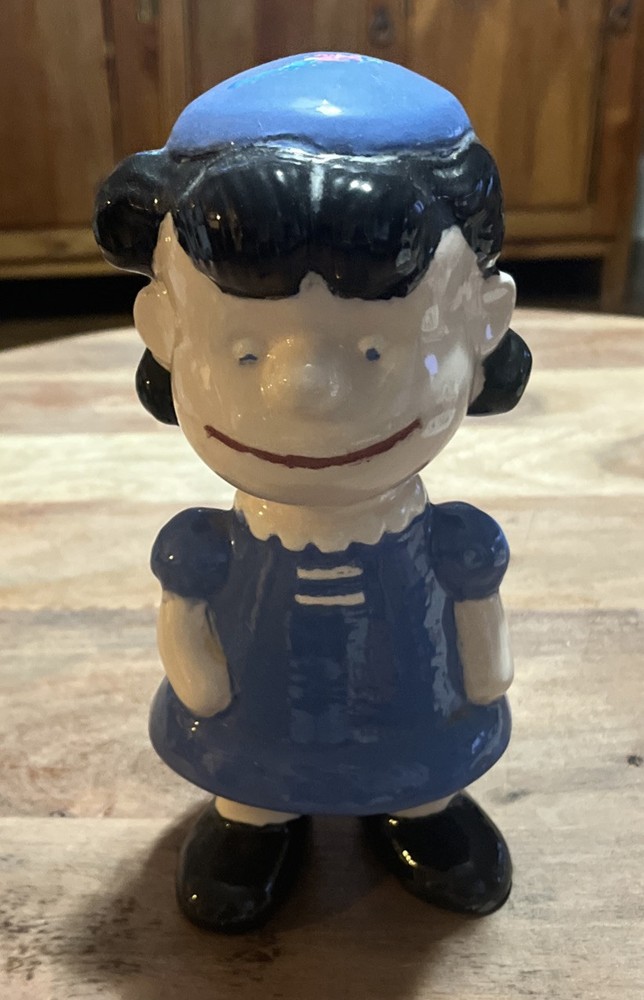 VTG Peanuts Lucy Van Pelt 8.5