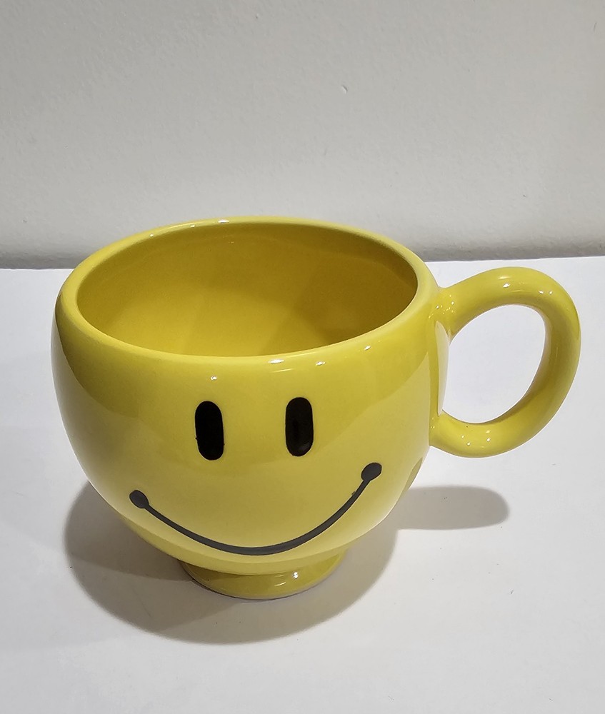 Teleflora Yellow Smiley Mug 20oz Oversized Coffee Cup Happy Face Emoji VTG/A/74