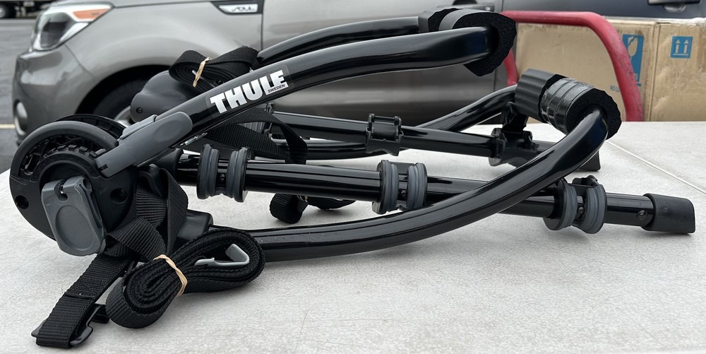 Thule Gateway Pro 3 Trunk Rack: 3-Bike, Black (900700)