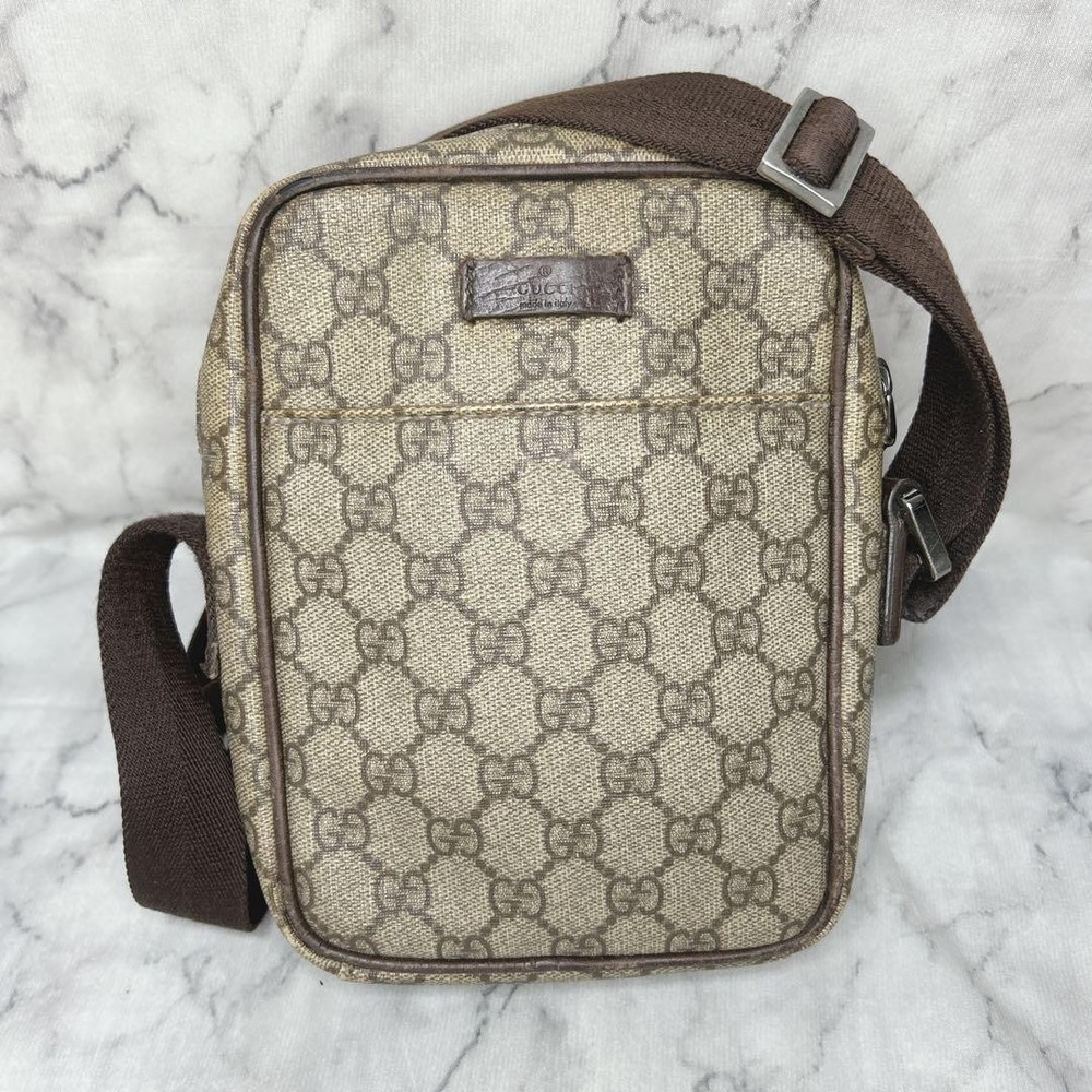 GUCCI Supreme GG Shoulder Bag