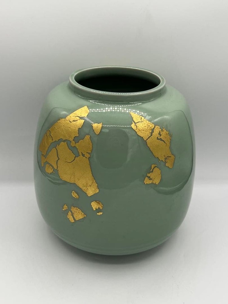 Kyoto Kutani Ware Kichiemon Vase Gold Leaf Handcrafted Blue Ceramic Flower Pot