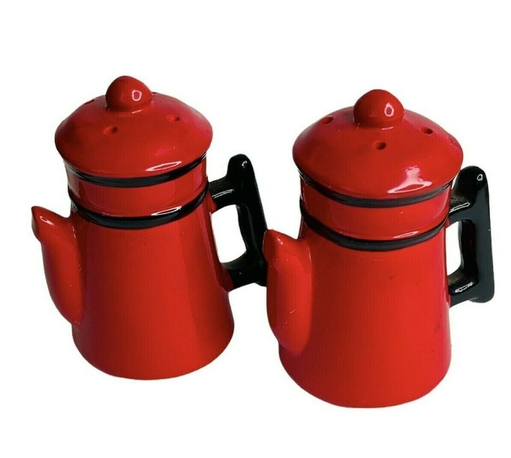 Vintage Salt and Pepper Set Red Coffee Pots 4