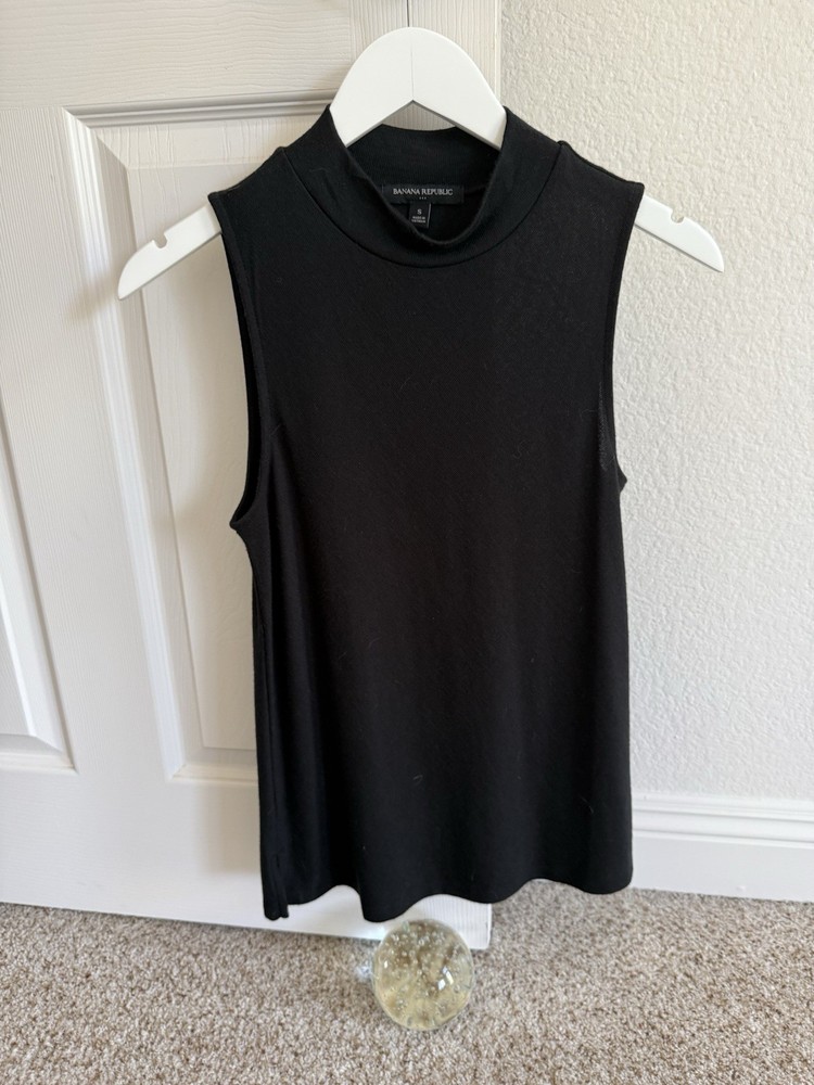 Black Mock Turtleneck Lightweight Sleeveless Top - Size Small - EUC!