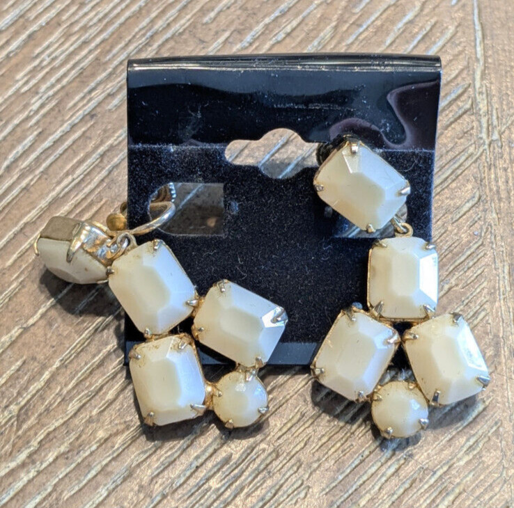 Vintage WEISS Prong Set White Lucite Plastic Rectangle Dangle Screwback Earrings