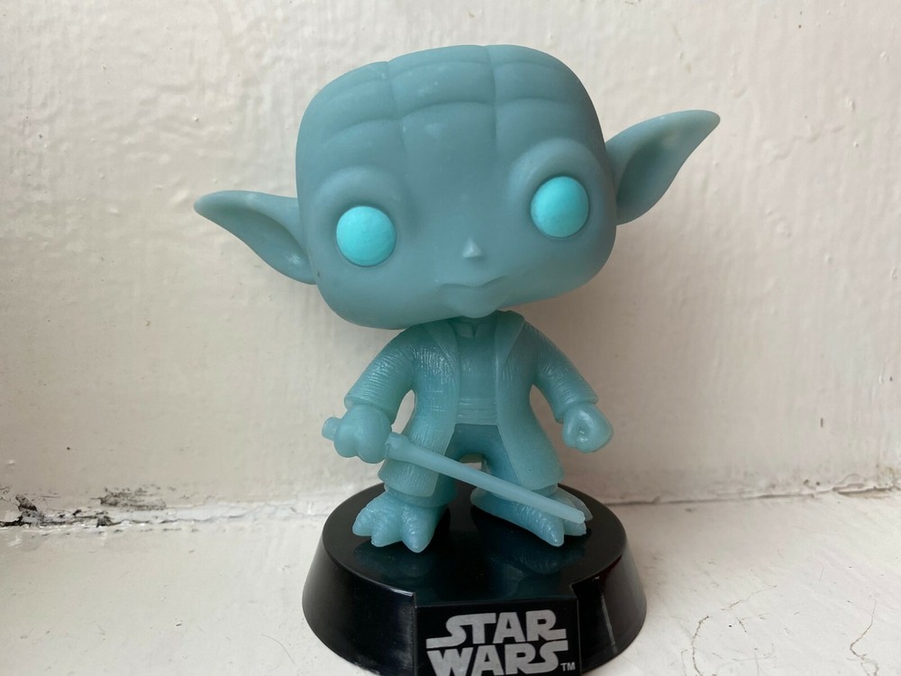FUNKO POP! VINYL #02 YODA FIGURE STAR WARS SERIES BOBBLE-HEAD EXCLUSIVE GITD