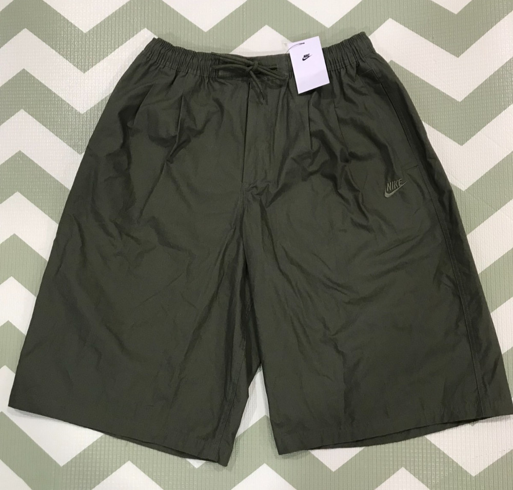 Nike Sportswear Men's Size M Medium Olive Knee Length Oversized Shorts NWT