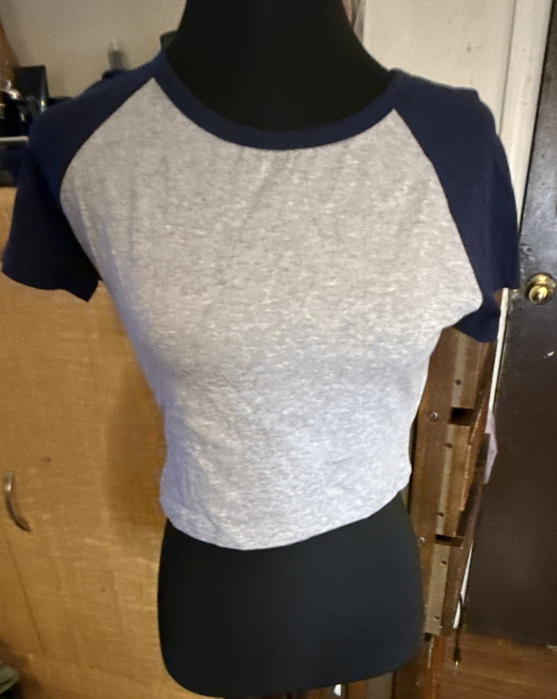 SHEIN Gray Navy Colorblock Raglan Short Sleeve Cropped T-Shirt Women's M