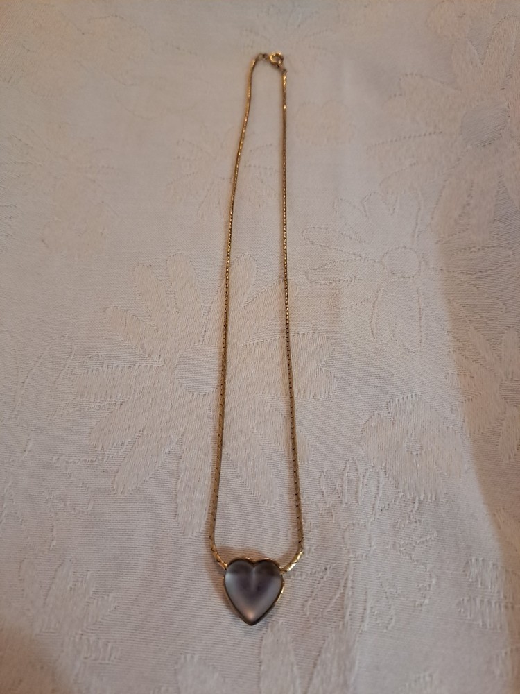 VTG Signed Trifari Frosted Purple Glass Heart Pendant Gold Tone Chain Valentine