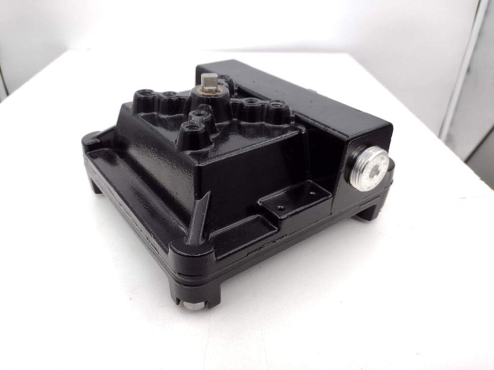 Westlock Controls 2007SFC2B2M0400 Valve Position Monitor Switch Assembly