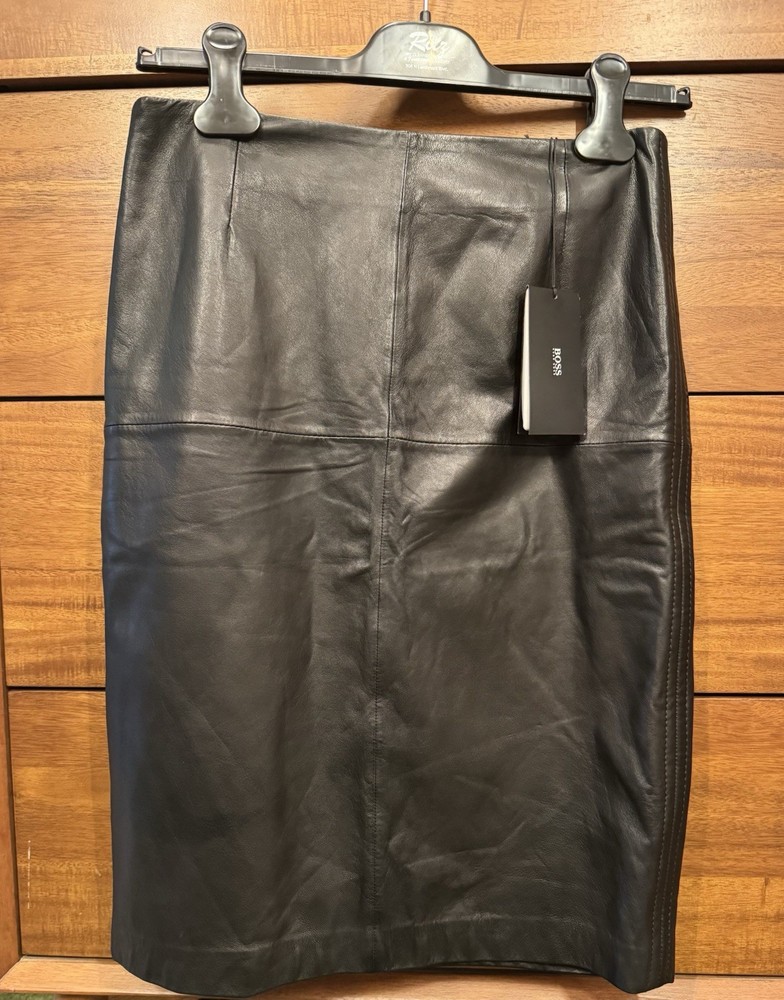 BOSS HUGO BOSS Black Leather Pencil Skirt Knee Length Zip Lined Size 38