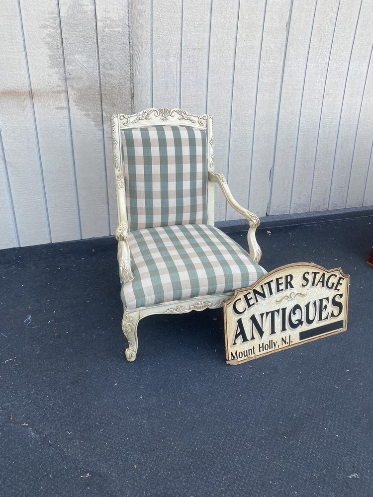 00001 Decorator Throne Armchair Chair