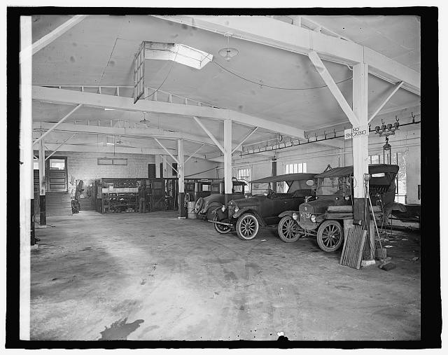 Photo:Rockville Maryland Montgomery County Mtr Co Garage 1910s Automobiles