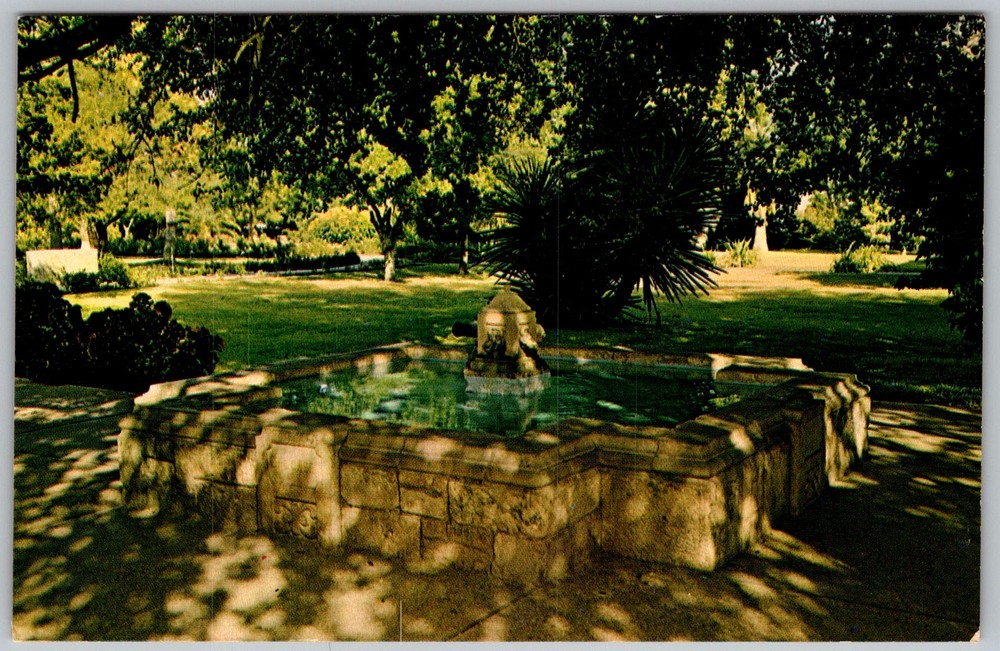 Vtg Postcard Memorial Fountain Alamo Garden San Antonio, TX 1950s