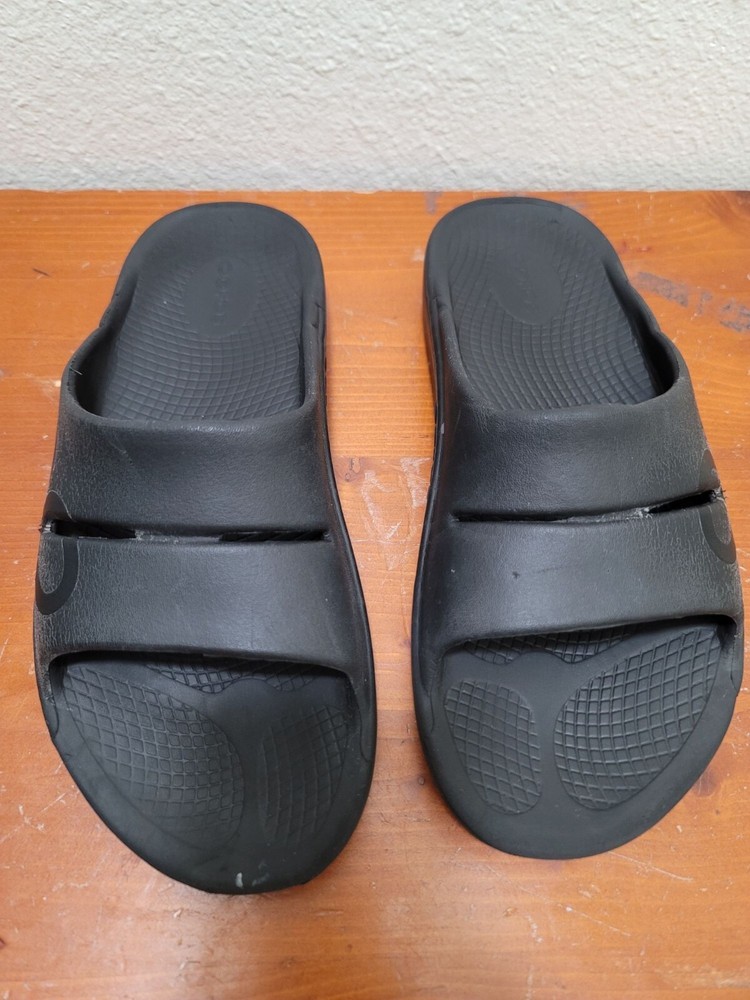 Oofos Unisex Slip On Black Sandals Size M8/W10