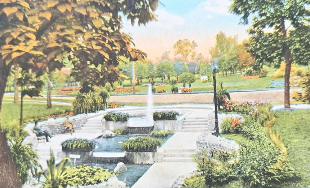 1910s Scene in Fairview Park Indianapolis IN Marion Co Postcard Next Day Ship