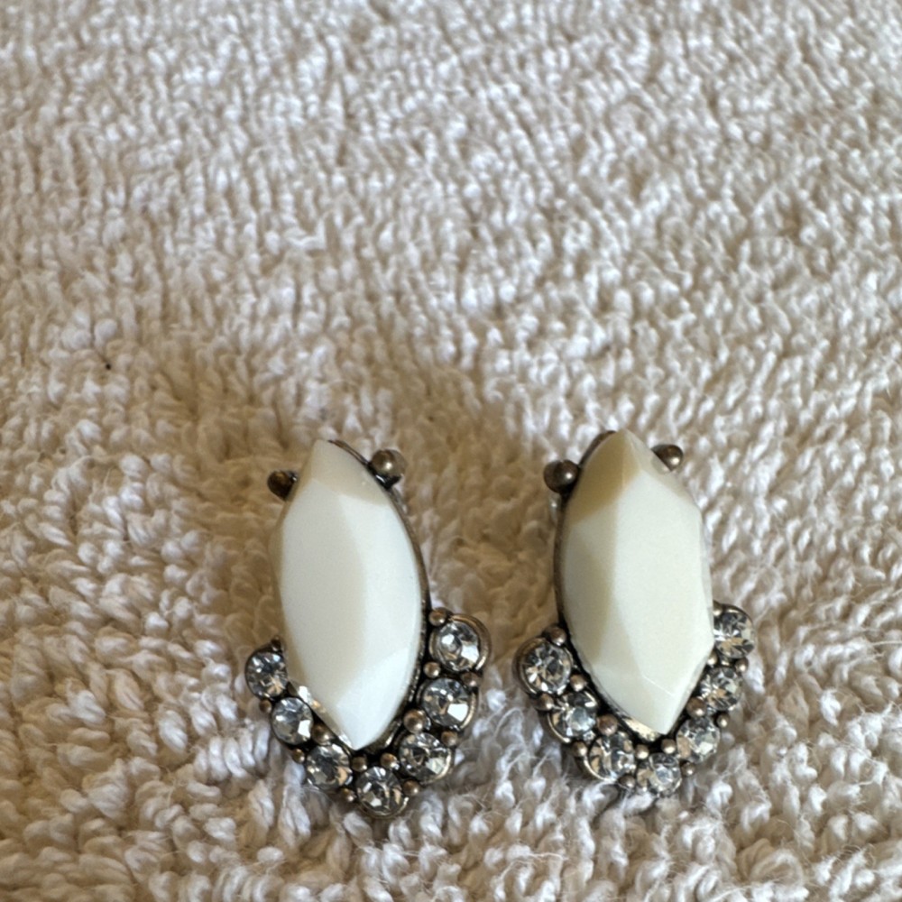 Vintage Cluster Marquise Glass Earrings White Silver Pierced Fashion