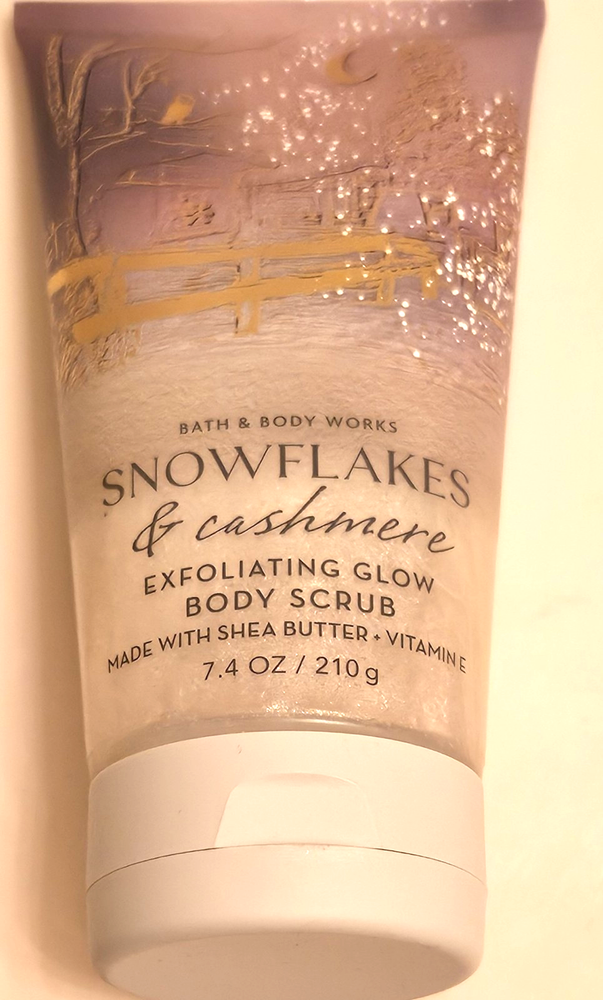 Bath & Body Works Snowflakes & Cashmere Exfoliating Glow Body Scrub 7.4 oz