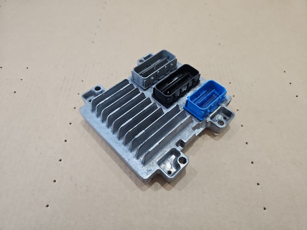 2017-2018 CHEVY SUBURBAN 6.0L OEM ENGINE POWERTRAIN CONTROL MODULE ECM 12698131