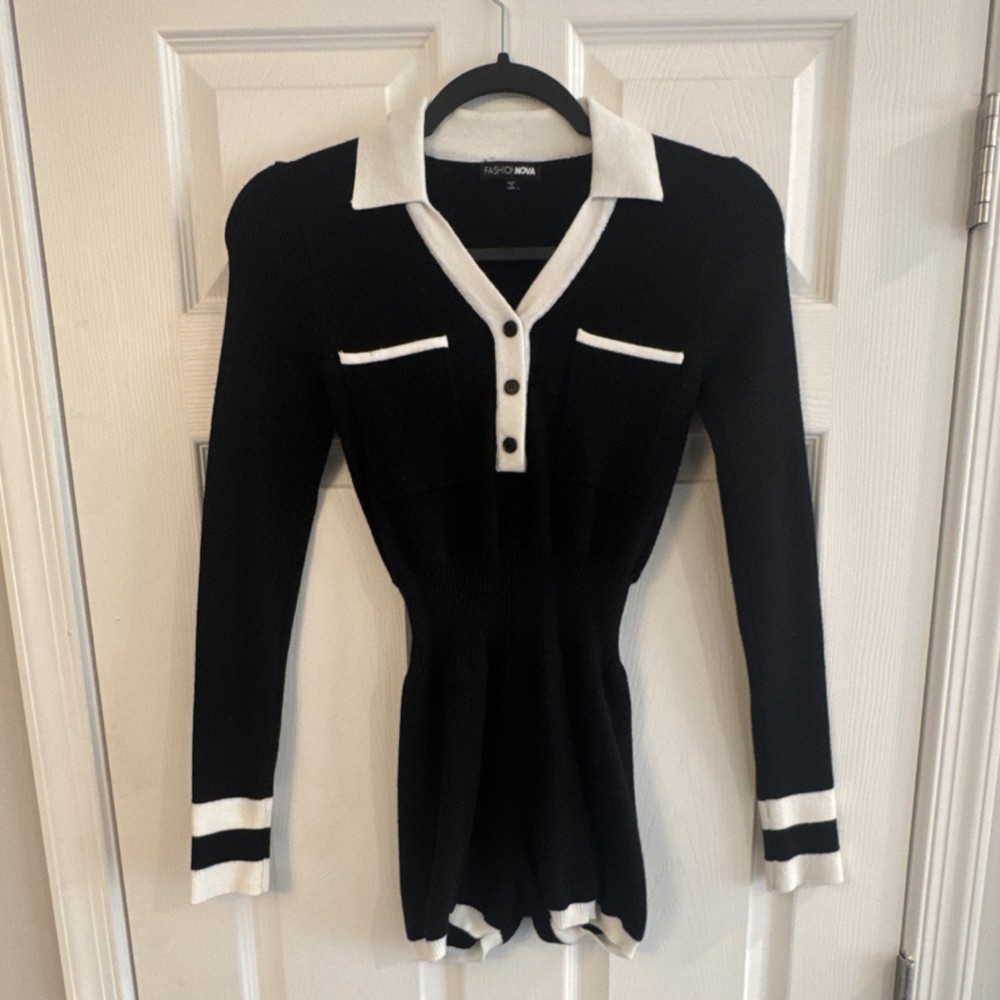 XS Fashion Nova Black White Knit Romper Long Sleeve V-Neck Button Collar Pocket