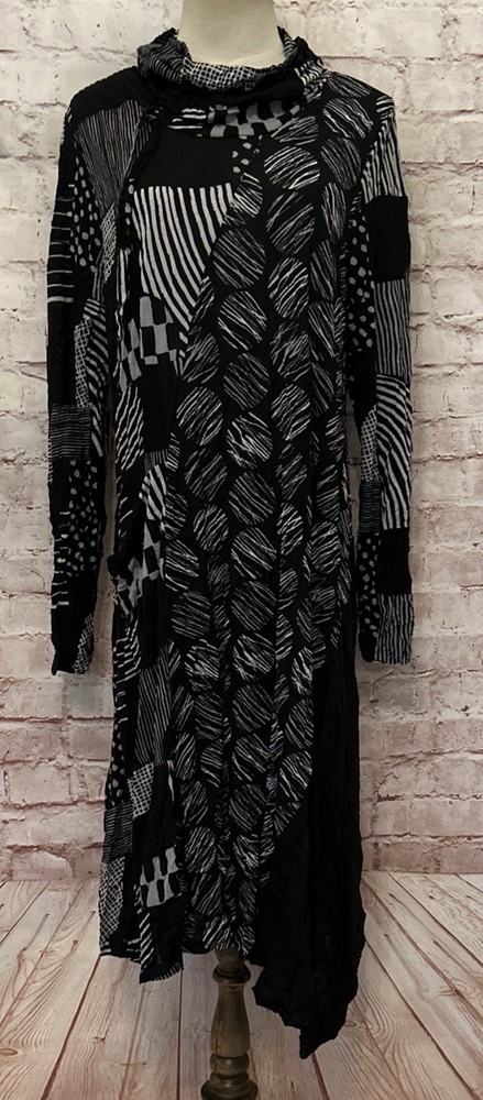 Siena Dress Crinkle Mesh - Chalet et Ceci Black White Print Asymmetric Size L