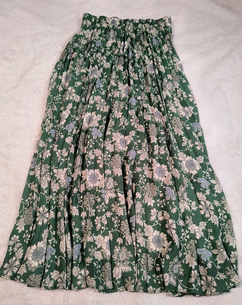 Max Studio Pleated Midi Skirt green with white dots size Small