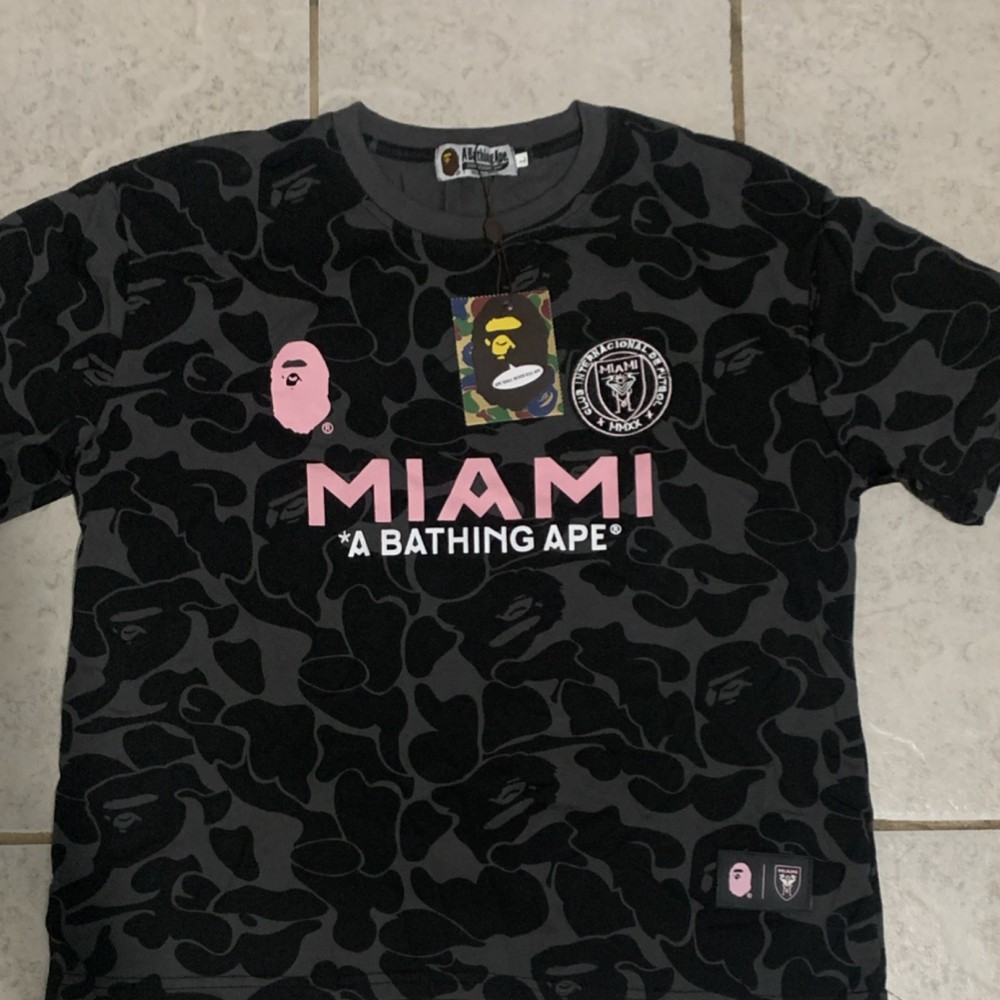 A Bathing Ape Miami Camouflage Logo Black Pink Cotton T-Shirt Men's L Jersey