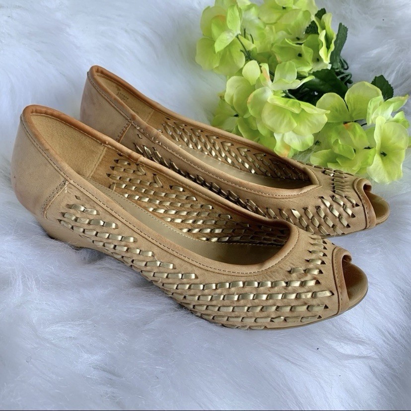 X-Appeal Women’s Golden Tan beige Weaved Open Toe Wedge Shoes Size 9