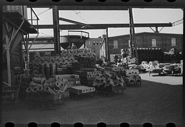 Tractor Factory,Minneapolis,Minnesota,MN,FSA,September 1939,John Vachon,12