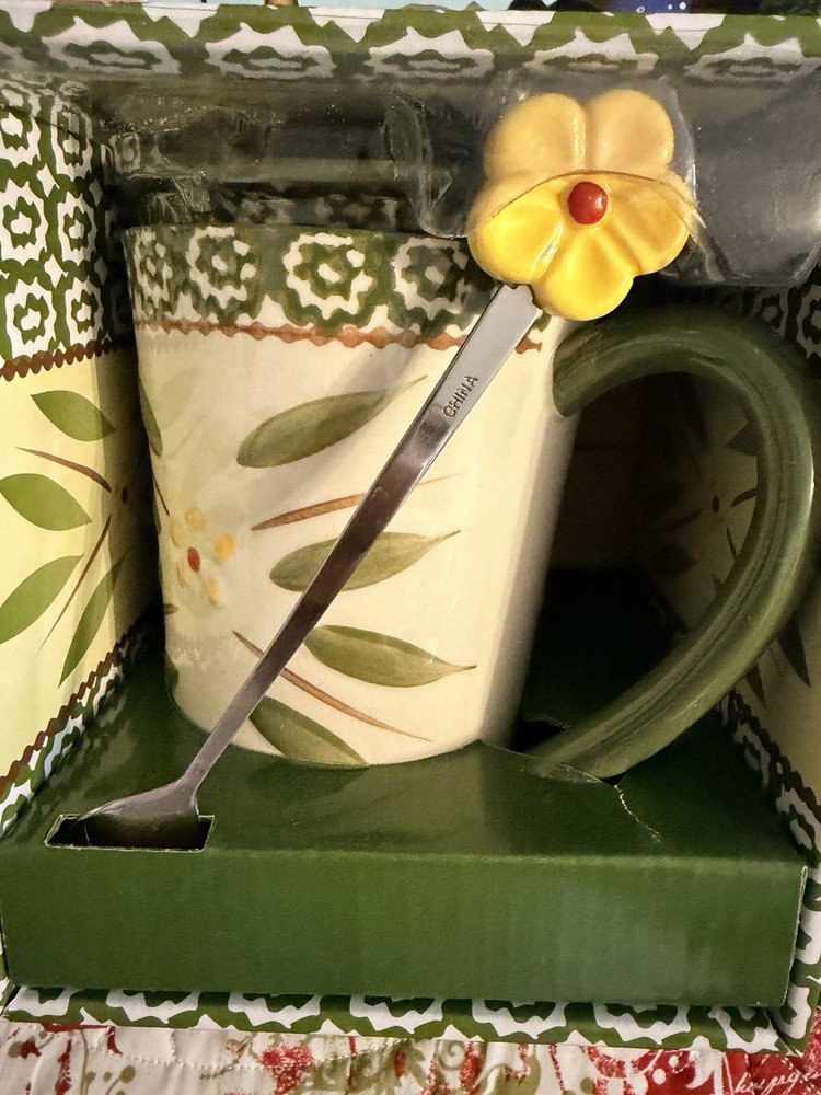 Temptations  Old World 14 oz Lidded Coffee Tea Cup with Spoon Flower Green