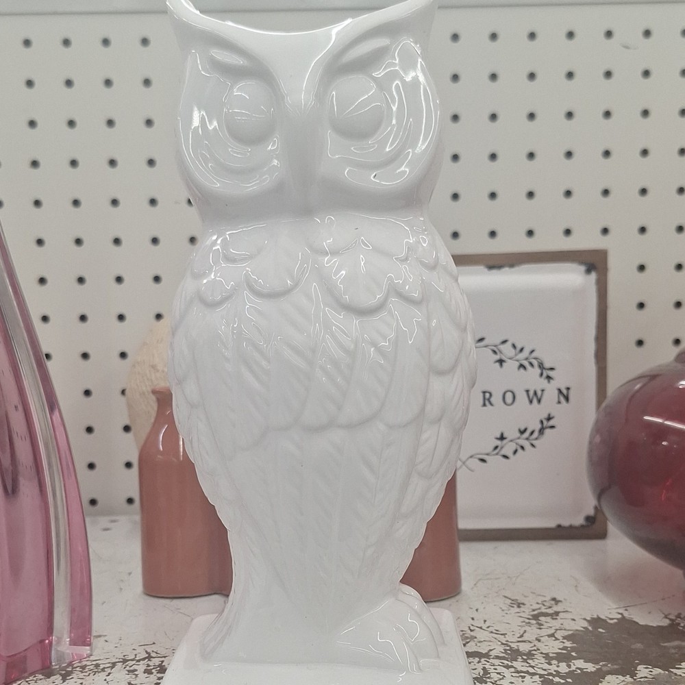White Ceramic Vase Glossy Finish Owl Shaped Decorative Owl Theme Home Decor